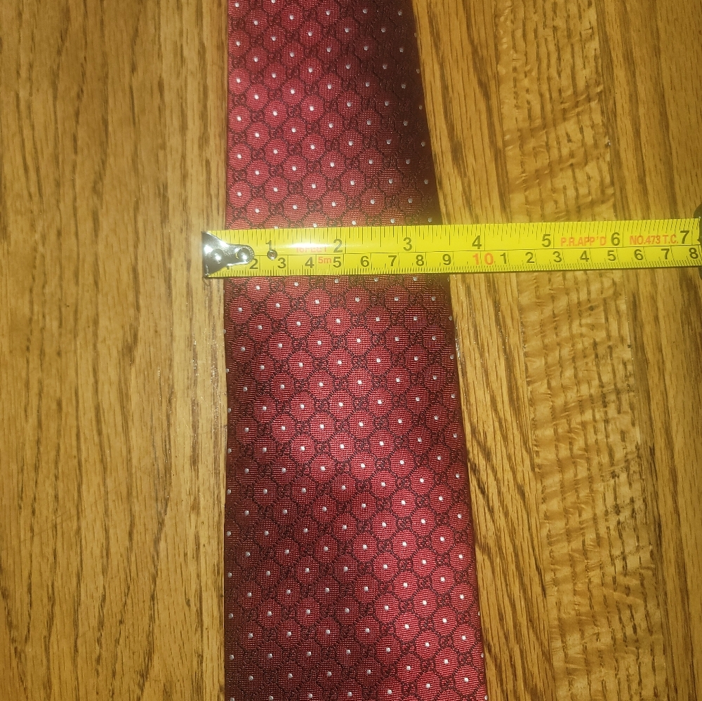 Gucci GG Logo Print Black Red White Silk Tie - Picture 9 of 13